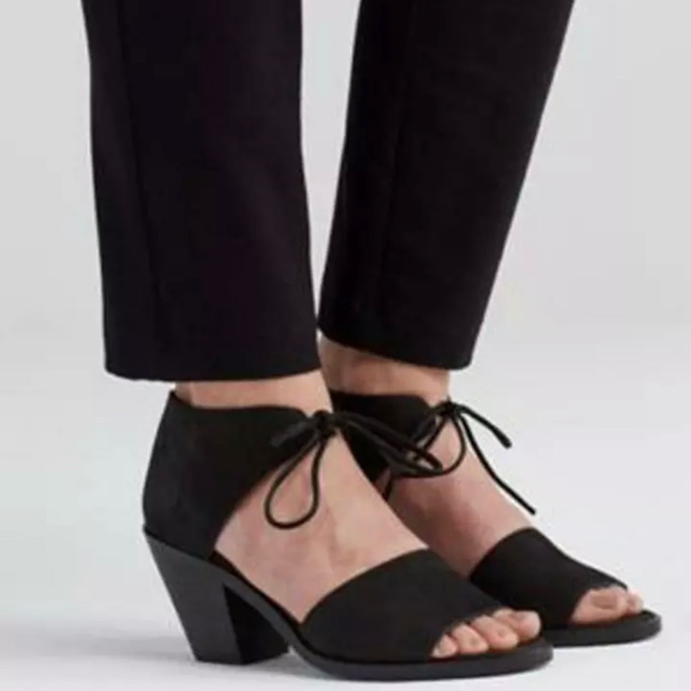 Eileen Fisher Size 9 Black Sandals with heels